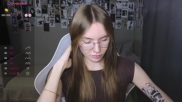 littlevildevil online show from April 18, 2026, 10:08 am