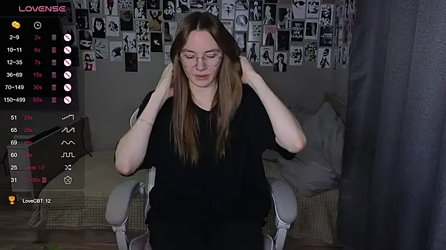 littlevildevil online show from April 24, 2026, 11:01 am