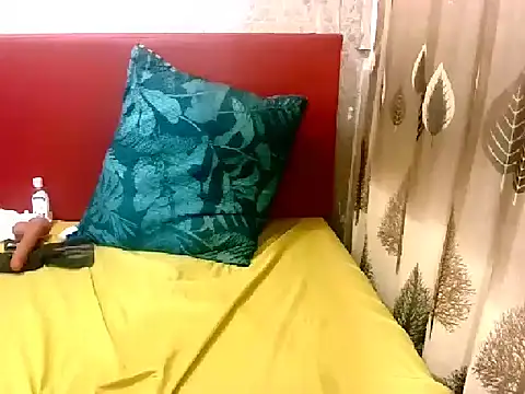 Snapshot of Indian_sunshine chatting on September 15, 2025, 5:35 pm Indian sunshine online show from September 15, 2025, 5:35 pm