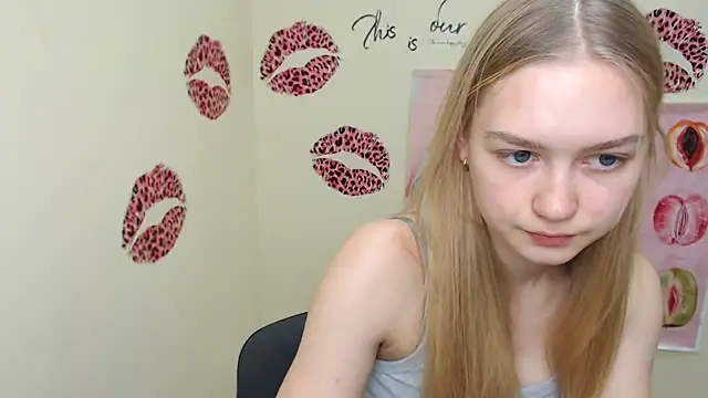 MademoiselleCl online show from December 11, 2024, 12:12 pm