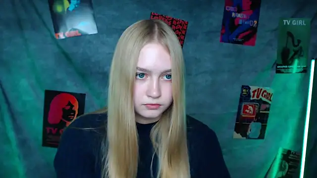 MademoiselleCl online show from November 8, 2025, 10:04 am