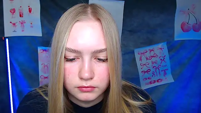 MademoiselleCl online show from February 17, 2026, 7:05 am