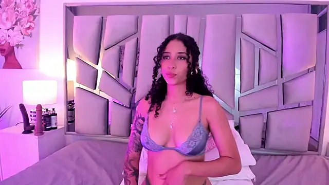  lanna jhonson  online show from January 14, 2025, 5:45 pm