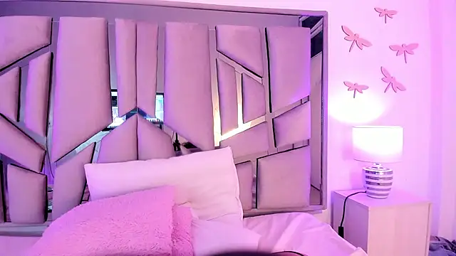  lanna jhonson  online show from January 30, 2025, 5:28 pm