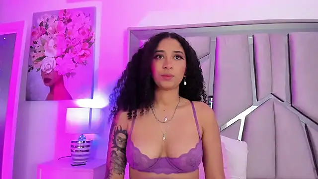  lanna jhonson  online show from February 17, 2025, 6:04 pm