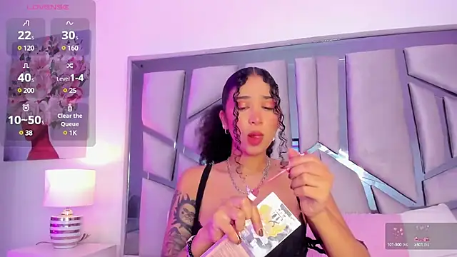  lanna jhonson  online show from February 20, 2025, 12:04 pm