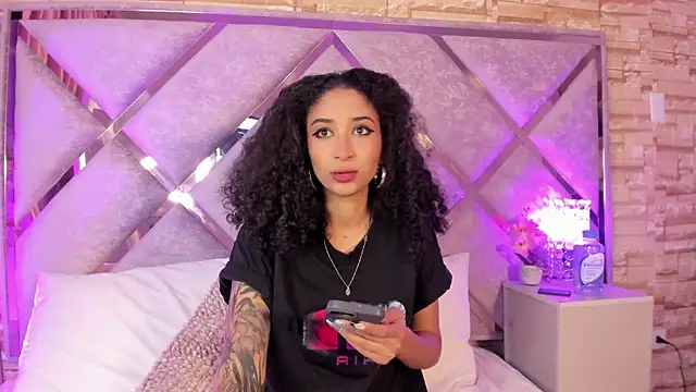  lanna jhonson  online show from September 14, 2025, 2:33 am