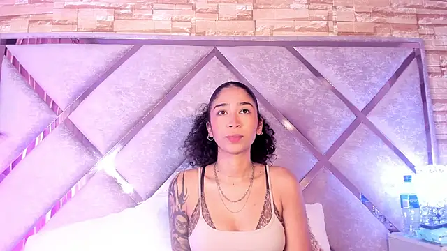  lanna jhonson  online show from October 23, 2025, 11:09 am