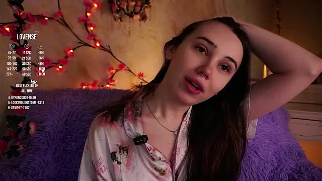 GillianDowdey online show from January 17, 2026, 2:27 am