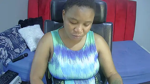 teressax online show from April 21, 2026, 4:52 am