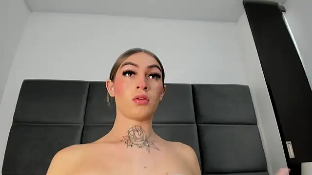 Lizz Luna online show from September 11, 2025, 2:28 pm