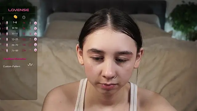 AislyEmbury online show from February 10, 2025, 5:25 am