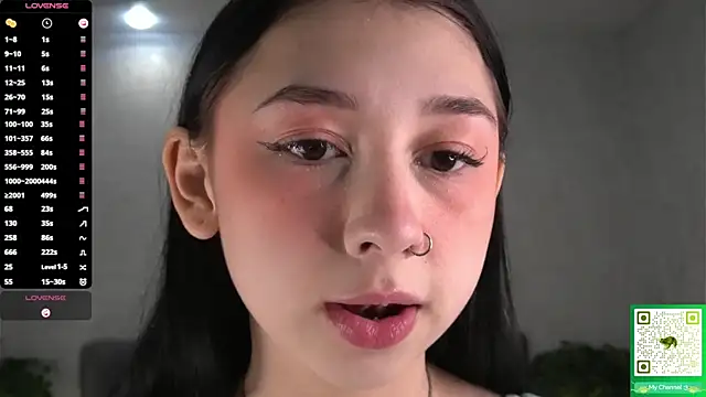 AislyEmbury online show from November 27, 2025, 4:47 am