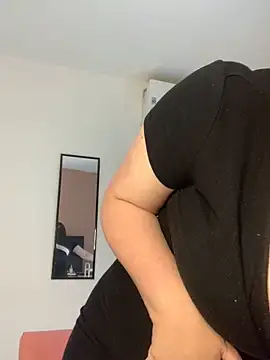 Sophie Eaton online show from February 9, 2025, 5:54 pm