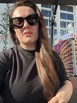 Snapshot of Sophie_Eaton chatting on April 9, 2026, 6:35 pm Sophie Eaton online show from April 9, 2026, 6:35 pm