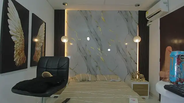 estephany doll online show from December 20, 2024, 2:05 pm