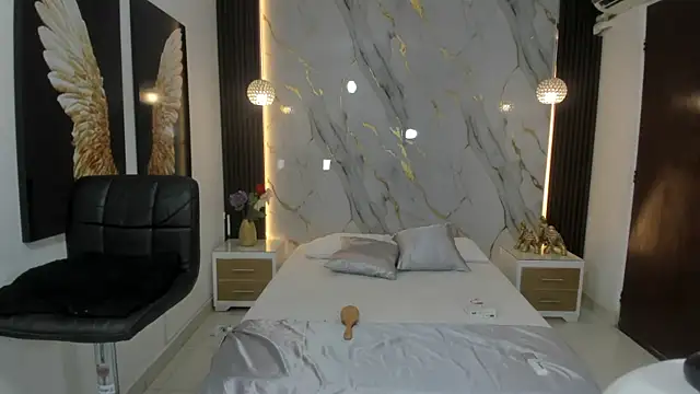 estephany doll online show from January 16, 2025, 2:41 pm