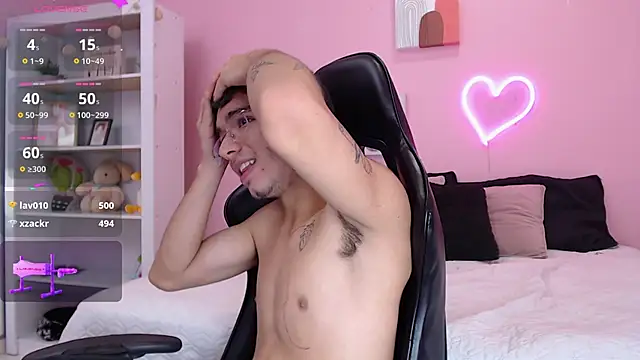 Ian Castillo  online show from January 10, 2025, 2:23 pm