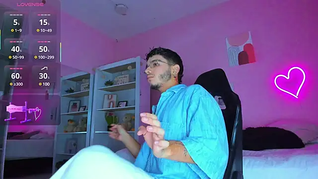 Ian Castillo  online show from March 5, 2025, 11:17 am