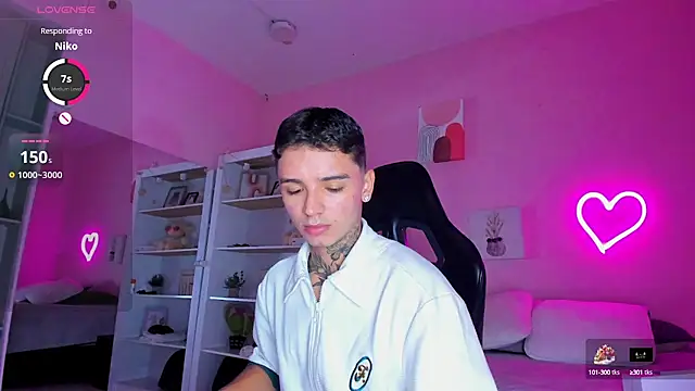 Ian Castillo  online show from September 10, 2025, 11:21 am