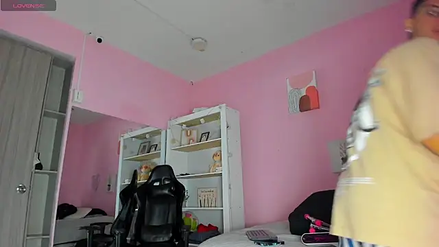 Ian Castillo  online show from September 12, 2025, 11:10 am