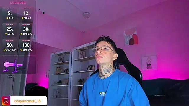 Ian Castillo  online show from October 14, 2025, 11:22 am