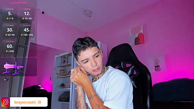 Ian Castillo  online show from October 25, 2025, 11:29 am