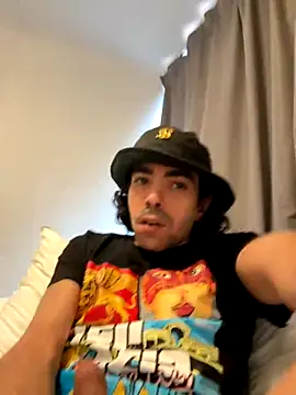 wolfwhite95 online show from October 12, 2025, 2:27 pm