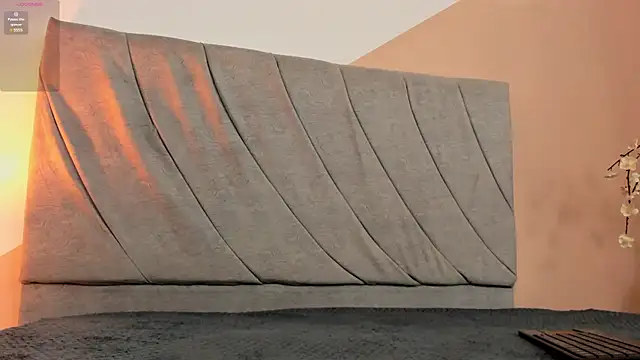 aprildreams19 online show from January 6, 2025, 8:39 pm