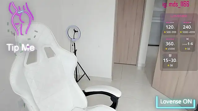 Mia adams66 online show from January 28, 2025, 5:46 pm