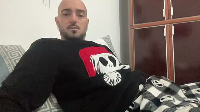 alessandromori91 online show from December 22, 2025, 10:12 am