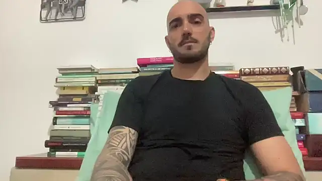 alessandromori91 online show from April 21, 2026, 7:50 pm