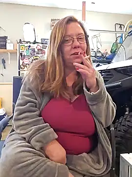 MsShelby40 online show from January 17, 2025, 3:22 pm