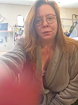 MsShelby40 online show from February 21, 2025, 4:37 pm