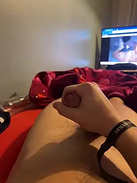 enzomlt online show from November 26, 2025, 1:17 am