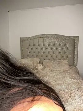 MollySanders    online show from January 10, 2025, 10:57 pm