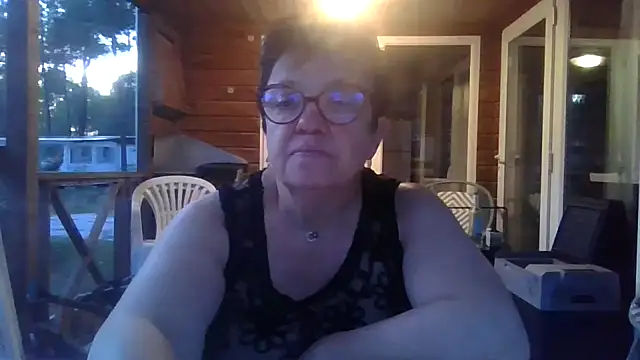 Vandeae44 online show from May 21, 2026, 7:43 pm