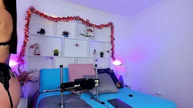 Jenifer Diaz online show from December 23, 2024, 1:35 pm