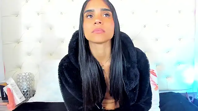 sophie pariss online show from February 21, 2025, 6:40 am