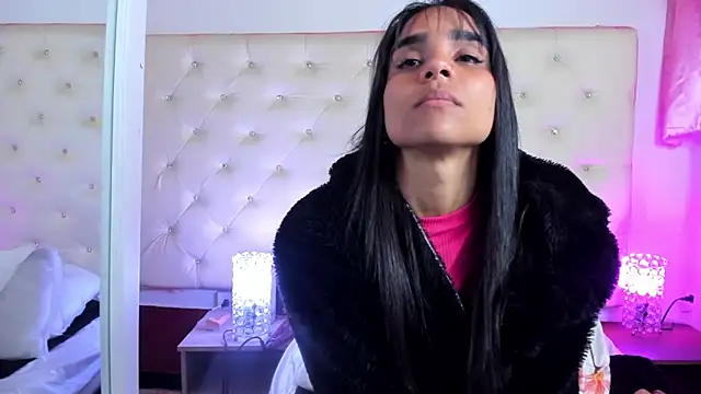 sophie pariss online show from February 25, 2025, 9:20 am