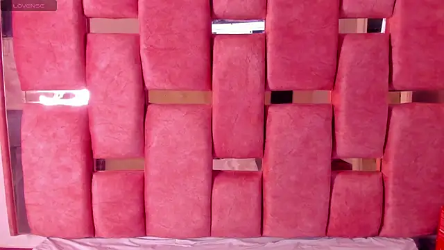 sophie pariss online show from March 21, 2025, 3:22 am