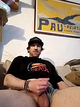 Crookedcook82xh online show from April 1, 2026, 7:33 pm