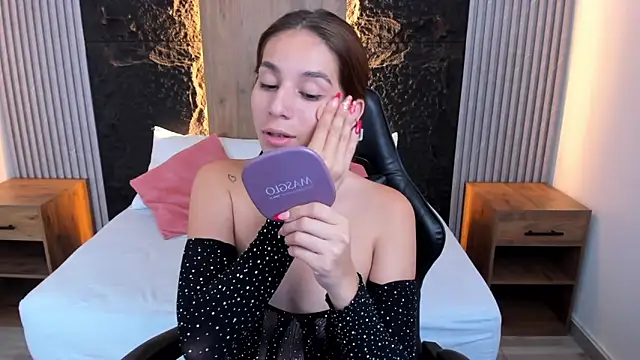 maroly 21 online show from March 8, 2025, 2:01 am