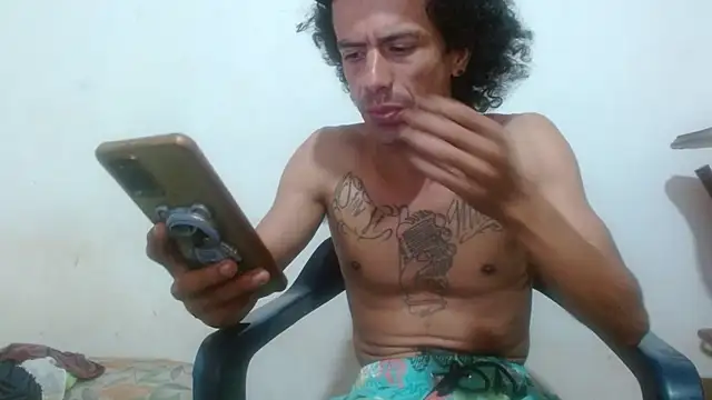 Snapshot of damian_bottom_bigcock chatting on December 31, 2024, 3:12 am damian bottom bigcock online show from December 31, 2024, 3:12 am