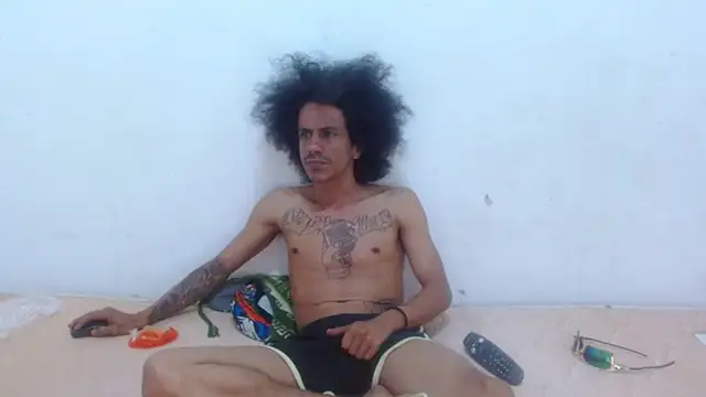 Snapshot of damian_bottom_bigcock chatting on January 1, 2025, 11:29 pm damian bottom bigcock online show from January 1, 2025, 11:29 pm