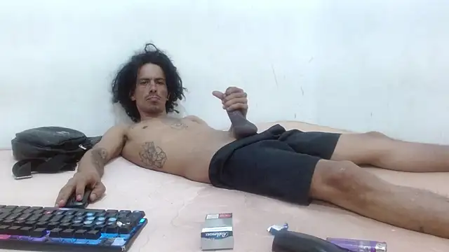 Snapshot of damian_bottom_bigcock chatting on January 5, 2025, 12:42 am damian bottom bigcock online show from January 5, 2025, 12:42 am