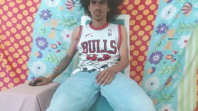 Snapshot of damian_bottom_bigcock chatting on January 7, 2025, 6:56 pm damian bottom bigcock online show from January 7, 2025, 6:56 pm