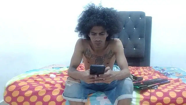 Snapshot of damian_bottom_bigcock chatting on January 28, 2025, 11:50 pm damian bottom bigcock online show from January 28, 2025, 11:50 pm