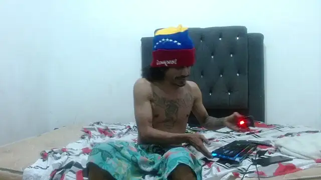 Snapshot of damian_bottom_bigcock chatting on February 17, 2025, 3:36 am damian bottom bigcock online show from February 17, 2025, 3:36 am