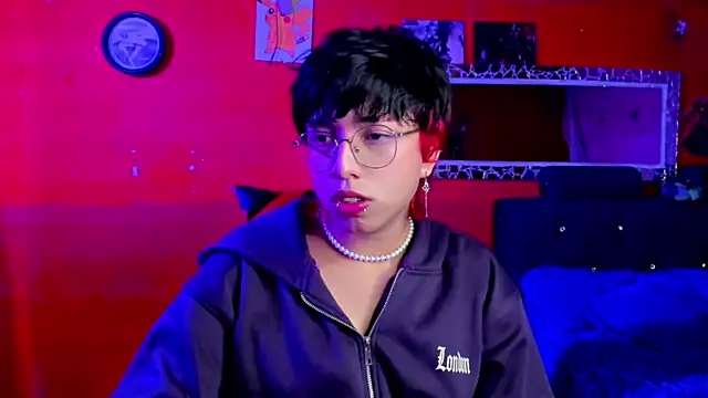 AnggelONfiree online show from February 23, 2025, 6:07 am